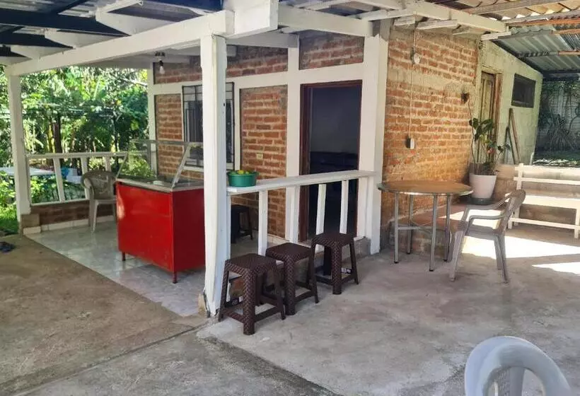 ペンション Quinta San Juan, Lago De Coatepeque
