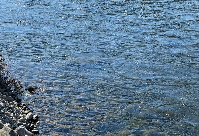 بنسيون River House