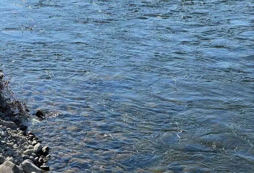 ペンション River House