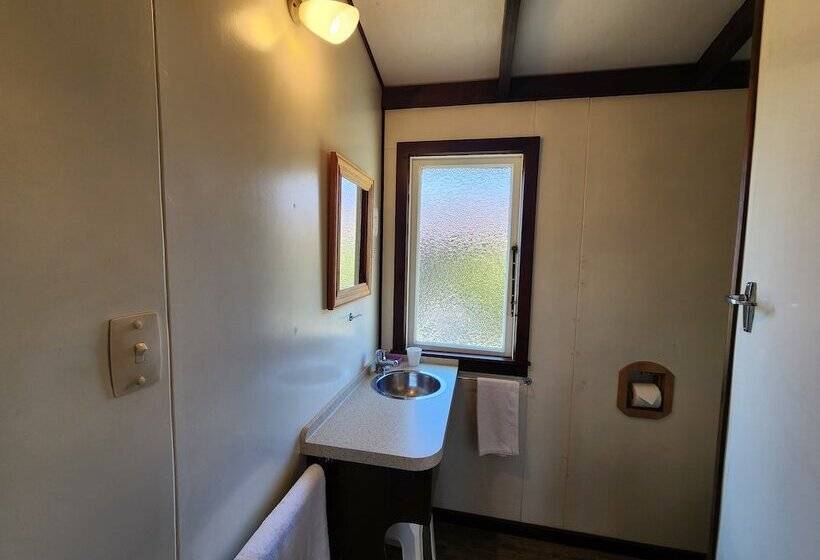 فندق صغير Manapouri Holiday Park