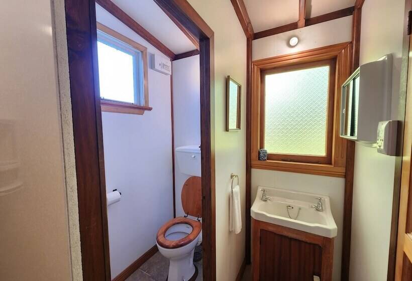 فندق صغير Manapouri Holiday Park