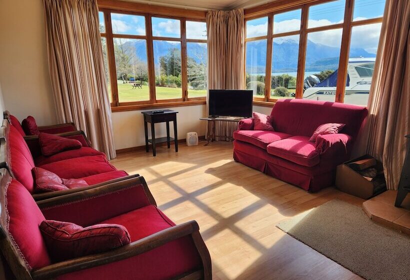 فندق صغير Manapouri Holiday Park