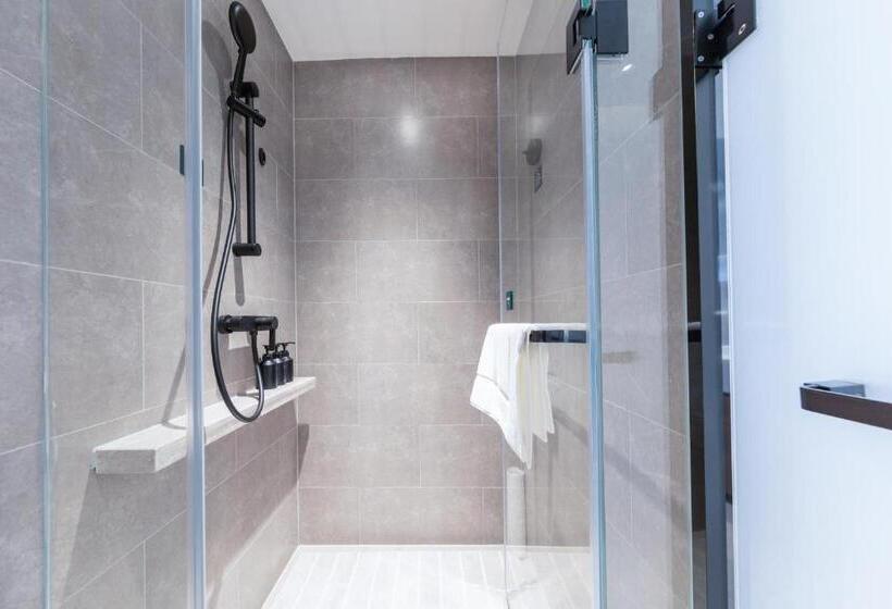 Atour Hotel Qingdao Laoshan Shilaoren Beach