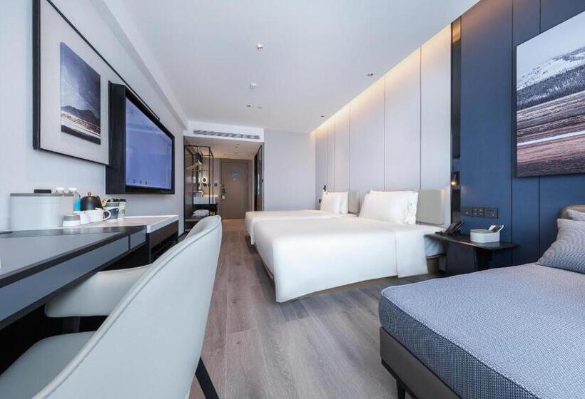 Atour Hotel Qingdao Laoshan Shilaoren Beach