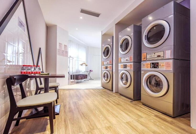 Atour Light Hotel Guiyang Fountain