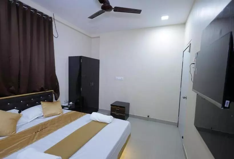 ホテル Aravi Inn