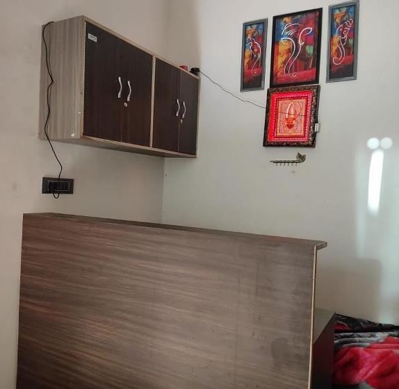 호텔 Elite And Happy Rooms