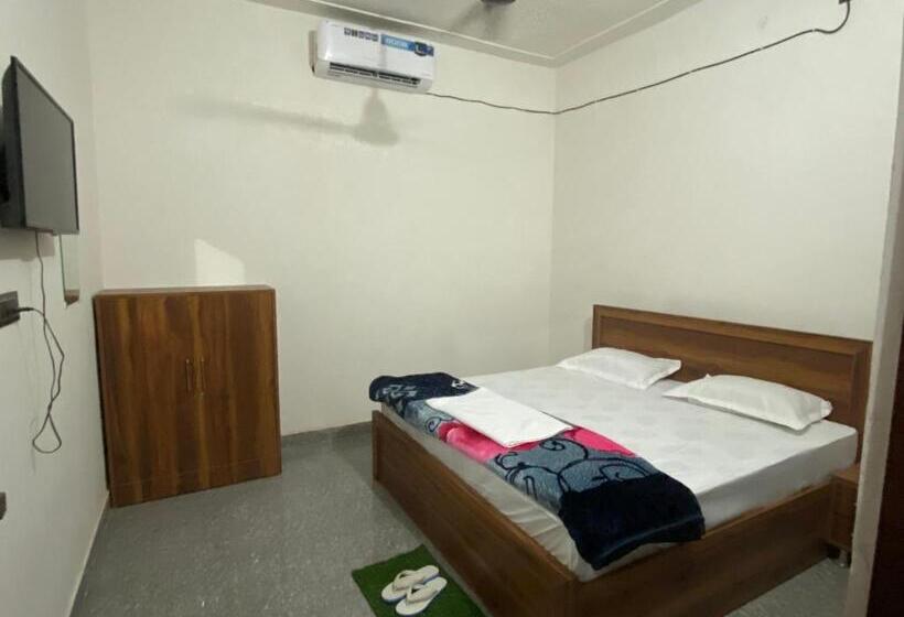 호텔 Elite And Happy Rooms