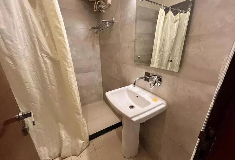 Hotelli Lavanya Tower Haldwani