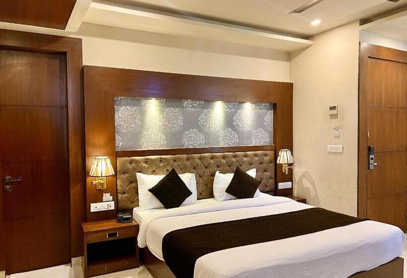 Отель Lavanya Tower Haldwani