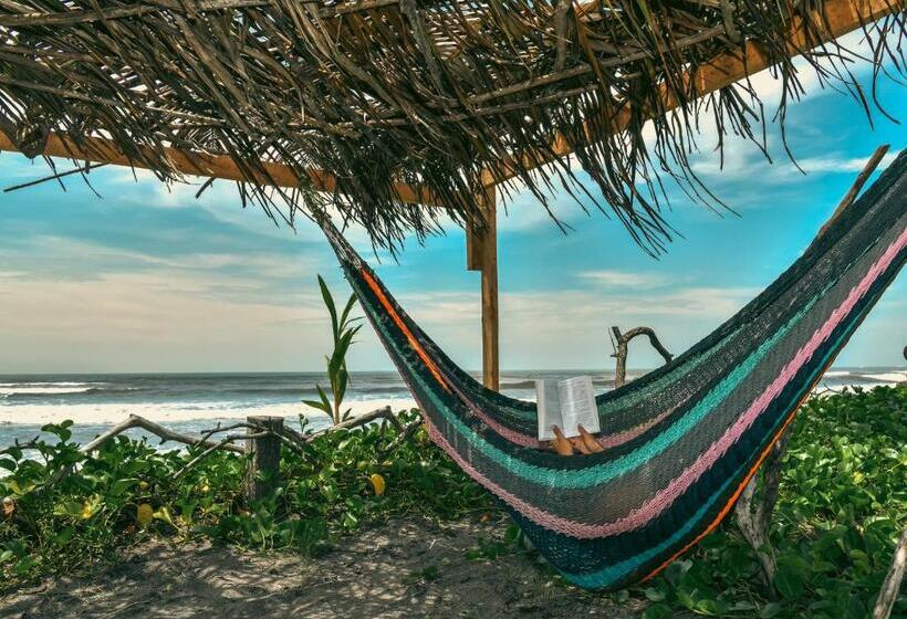 هتل Miravalleecosurf