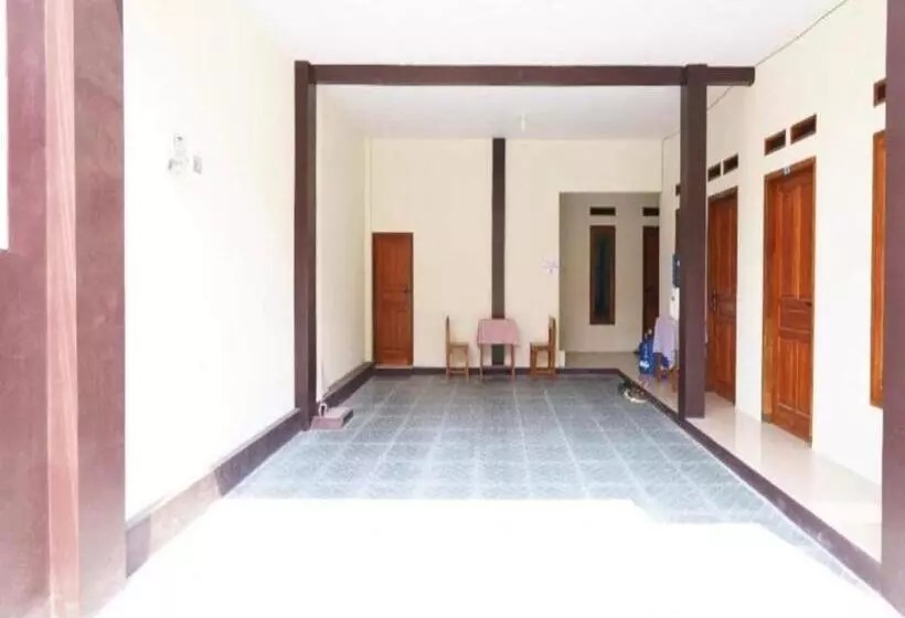 Hotel Oyo 93249 Wisma Jasmine Syariah