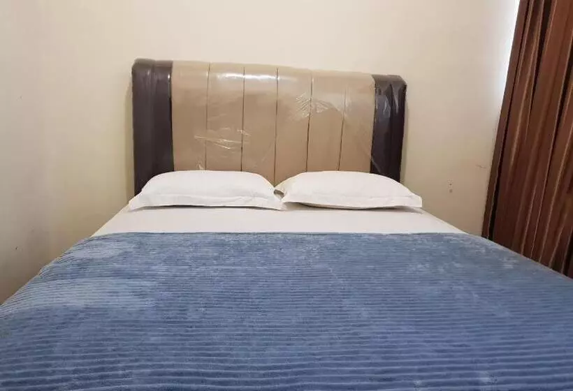 هتل Oyo 93264 Penginapan Syari Ah Berlian