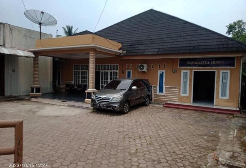 Hotel Oyo 93292 Raudhatul Husna Homestay Syariah
