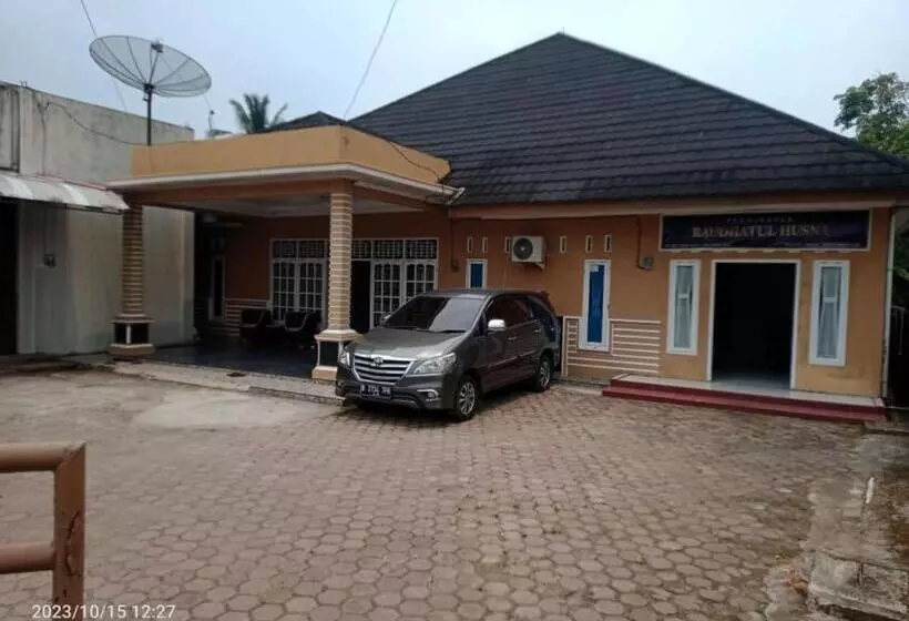Hotelli Oyo 93292 Raudhatul Husna Homestay Syariah