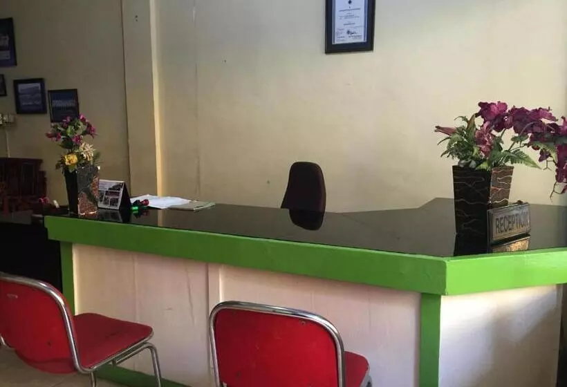 Hotelli Oyo 93292 Raudhatul Husna Homestay Syariah