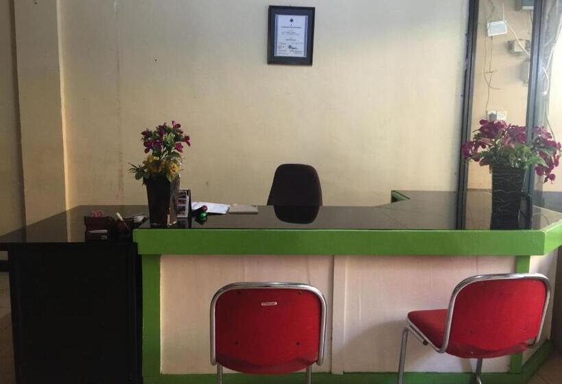 Hotel Oyo 93292 Raudhatul Husna Homestay Syariah