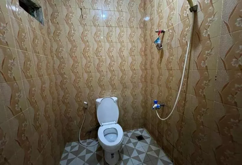 Hotelli Oyo 93292 Raudhatul Husna Homestay Syariah