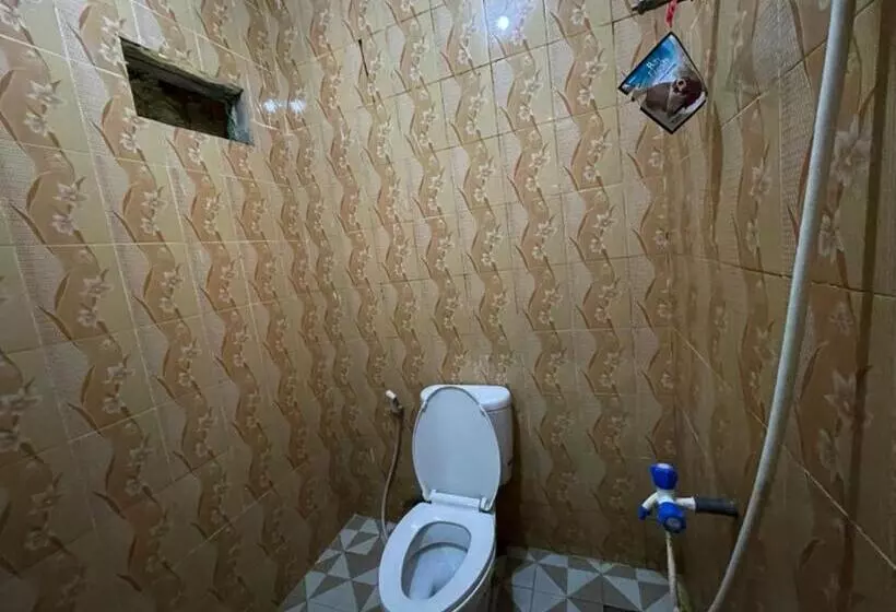 Hotelli Oyo 93292 Raudhatul Husna Homestay Syariah