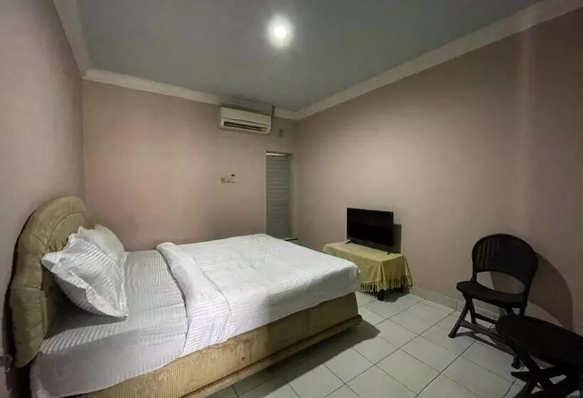 Hotelli Oyo 93292 Raudhatul Husna Homestay Syariah