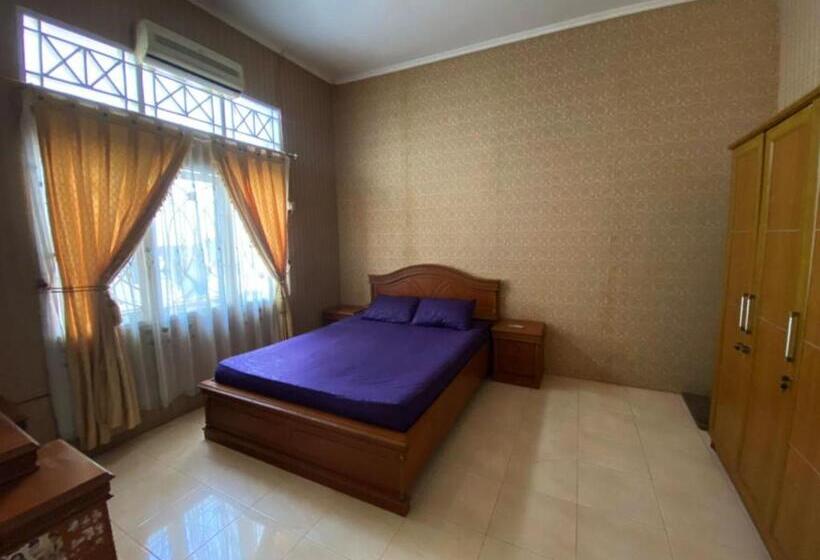 Hotel Oyo 93292 Raudhatul Husna Homestay Syariah