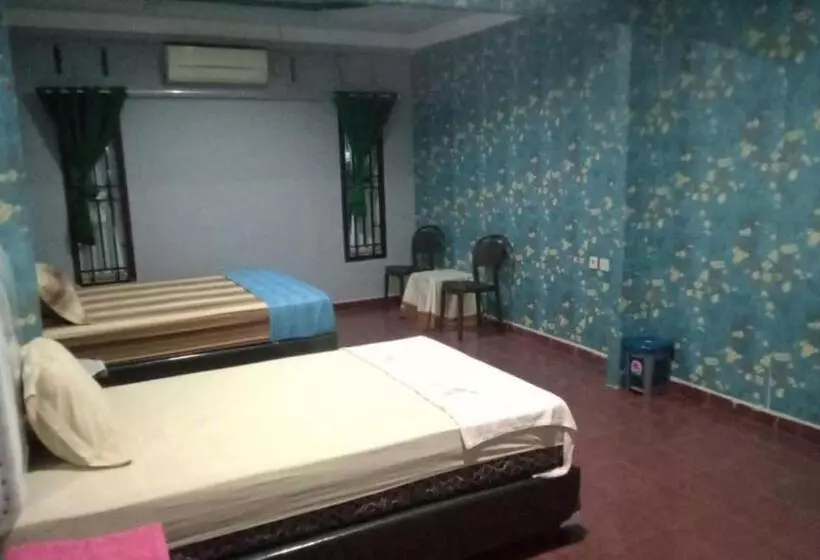 Hotelli Oyo 93292 Raudhatul Husna Homestay Syariah