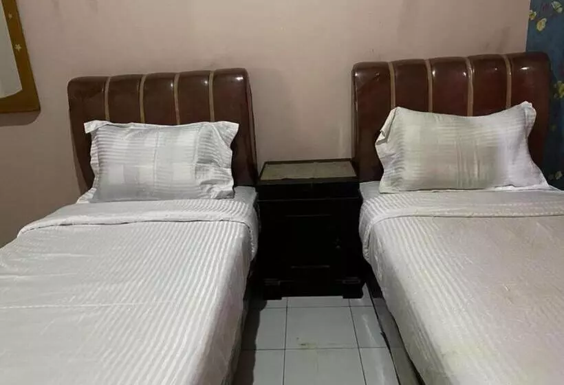 Hotelli Oyo 93292 Raudhatul Husna Homestay Syariah