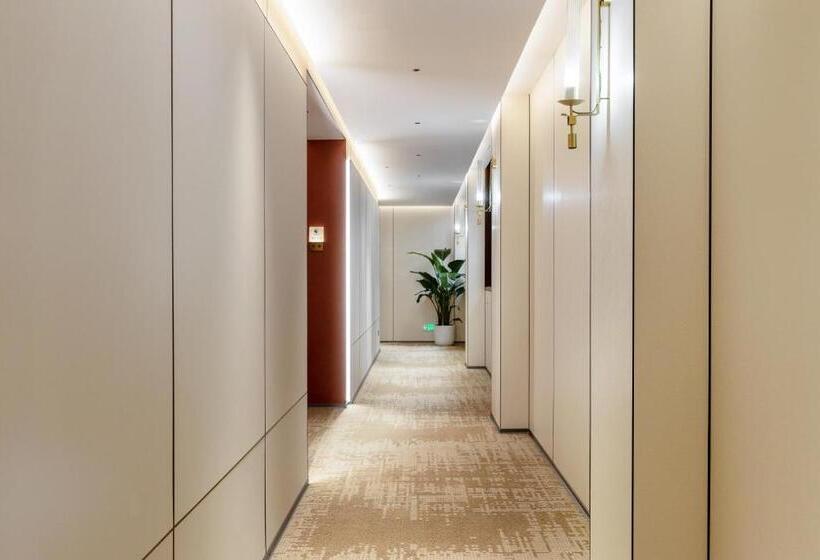 ホテル Xishu Garden Inn   Travel Agency Service   Car Rent Service   English Speaking