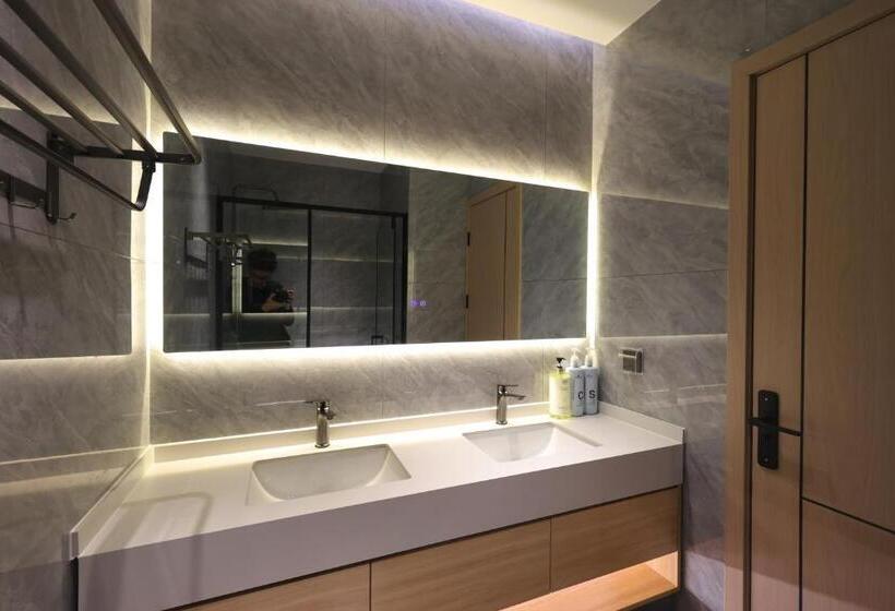 ホテル Xishu Garden Inn   Travel Agency Service   Car Rent Service   English Speaking