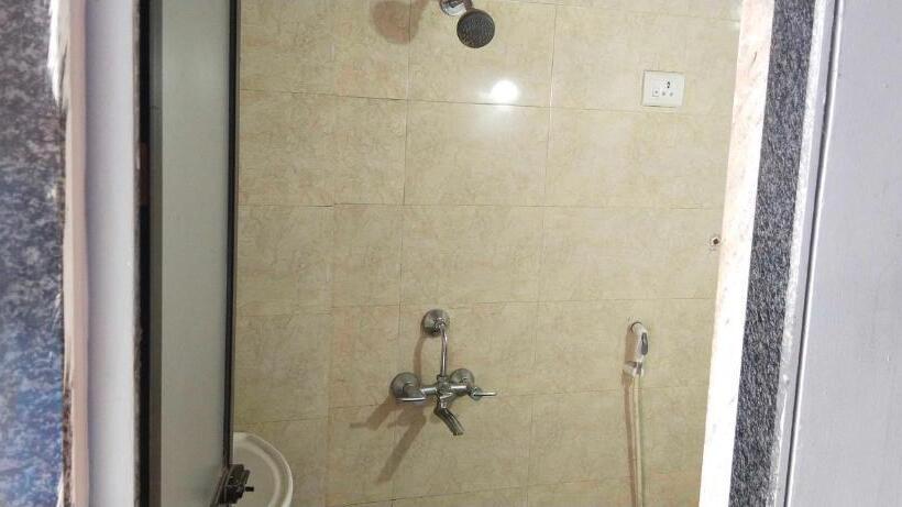 Oyo Flagship Hotel Golden Nest