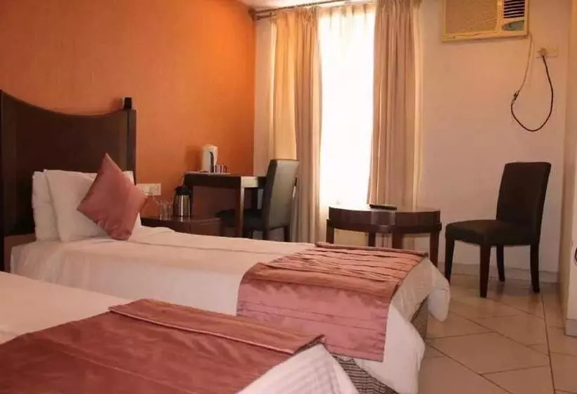 Oyo Flagship Hotel Golden Nest