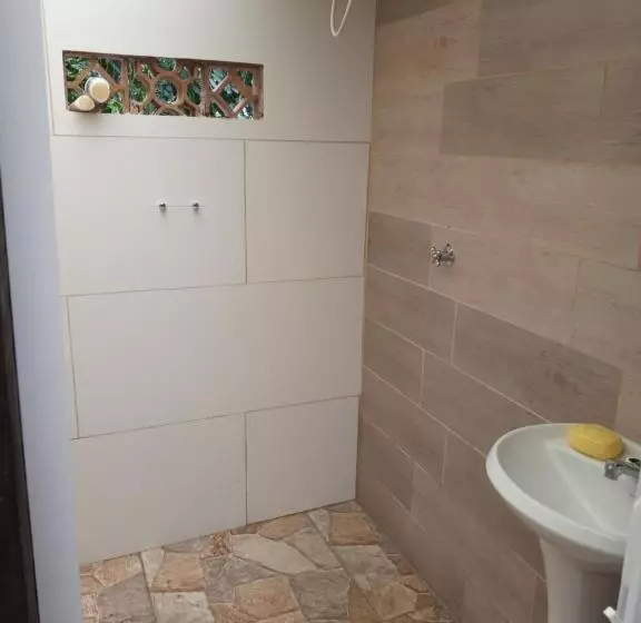 Pacífico Hostel E Flats Trindade