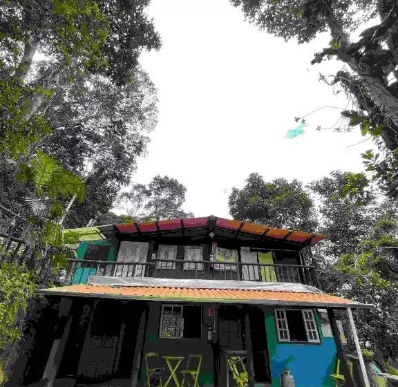 Pacífico Hostel E Flats Trindade