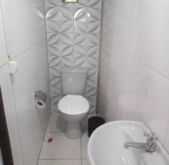 Pacífico Hostel E Flats Trindade