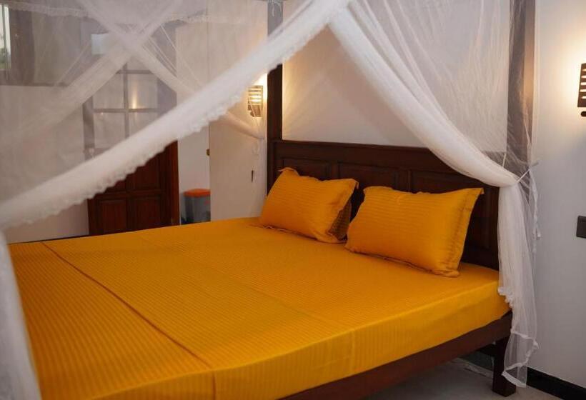 بنسيون Araliya Pool House