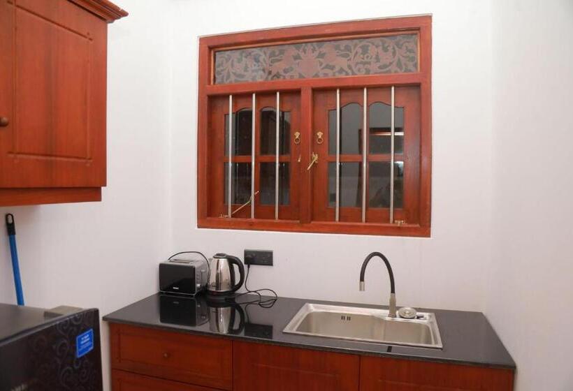 بنسيون Araliya Pool House