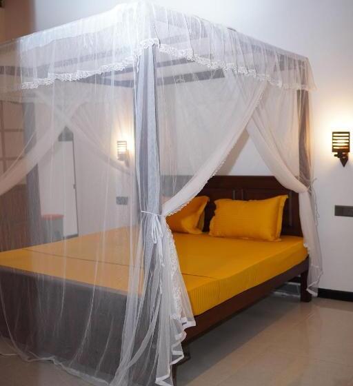 بنسيون Araliya Pool House