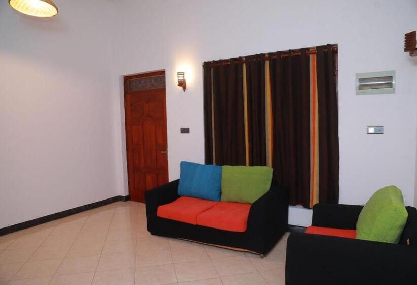 بنسيون Araliya Pool House