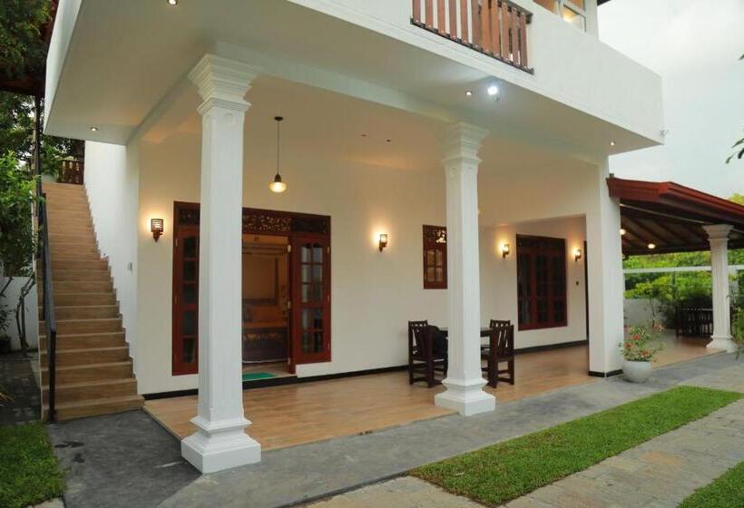 بنسيون Araliya Pool House