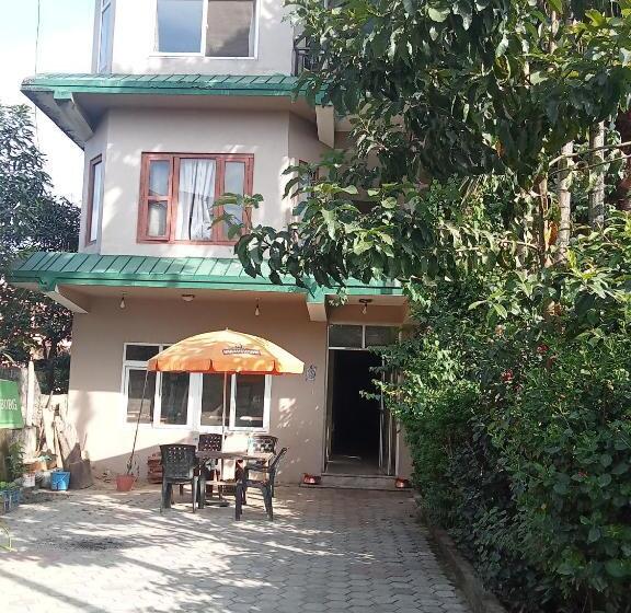 پانسیون Holidays Inn   Bagpacker S Home