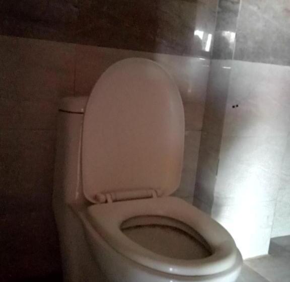 پانسیون Holidays Inn   Bagpacker S Home