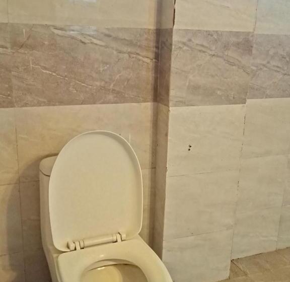 پانسیون Holidays Inn   Bagpacker S Home