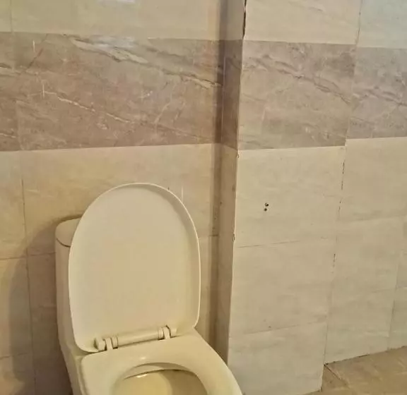 پانسیون Holidays Inn   Bagpacker S Home