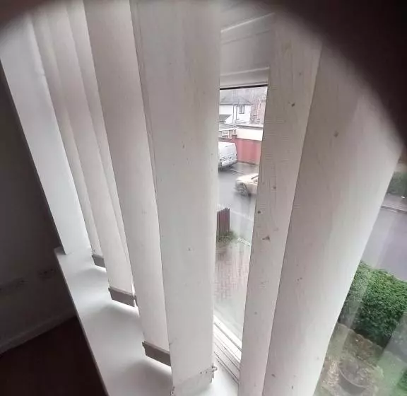 ペンション Private Rooms, 2 Showers In 3 Storey Hse, 25 Minutes Walk From Leicester City Centre