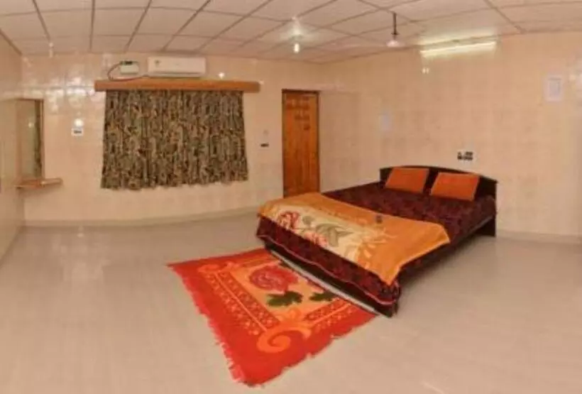 ペンション Sridhar Guest House 7010696049 Mahabalipuram