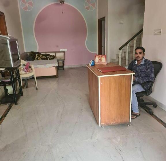 Spot On Hotel Pragya 4