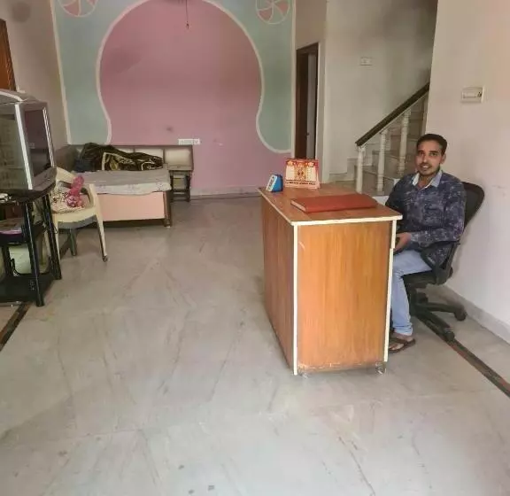 Spot On Hotel Pragya 4