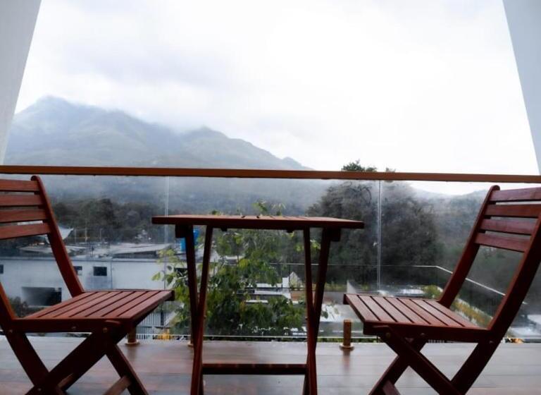 Aamiaismajoitus (B&B) Iris Highes Villas