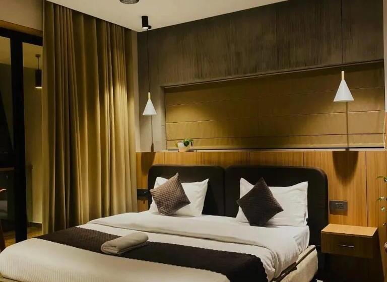 Aamiaismajoitus (B&B) Iris Highes Villas