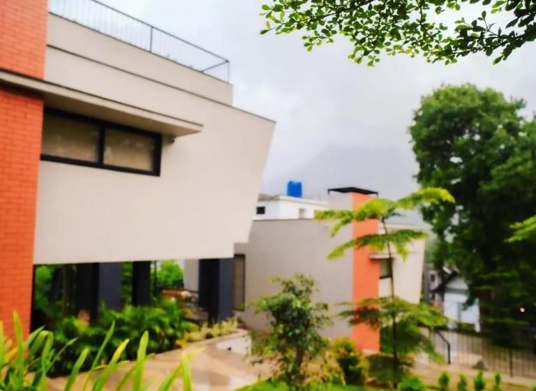 Aamiaismajoitus (B&B) Iris Highes Villas